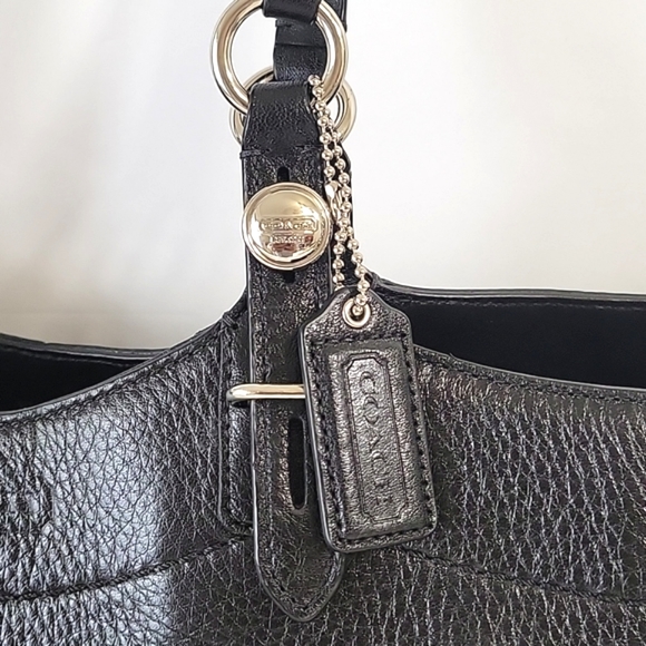 *SOLD* Coach Curly pebbled leather in  black women's tote/ shoulder bag - Picture 2 of 14